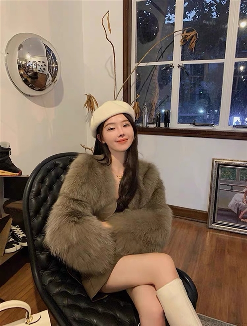 女装皮草外套大量来货