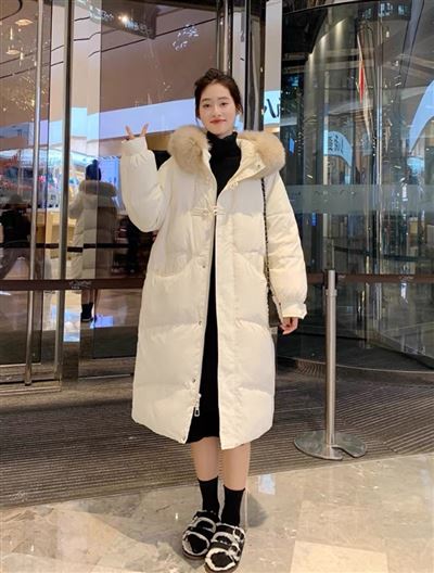 杂款女装棉服外套有货处理全清价15元一件.可分货，一手货源欢迎代理，适合各大市场，扫一扫图片二维码